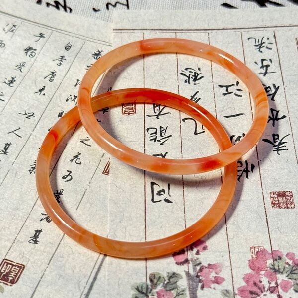 Maple Leaf Red 06mm Glass Bangle